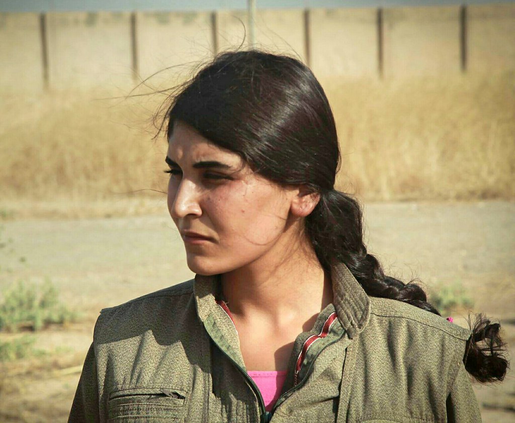 Soldatessa del PKK (Partito Autonomo dei Lavoratori del Kurdistan)