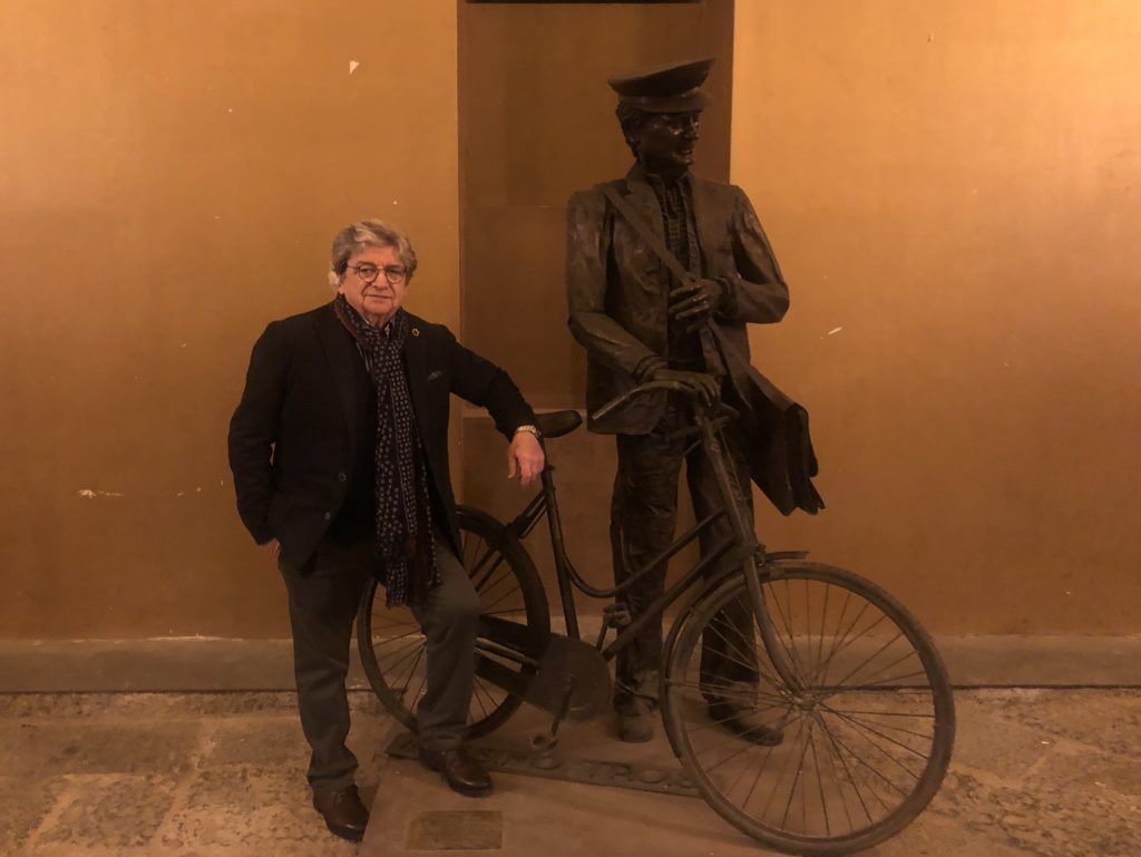 Luigi Troisi e la scultura in onore del fratello