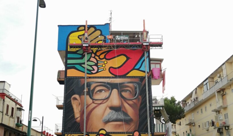 Il murale di Jorit dedicato a Salvador Allende